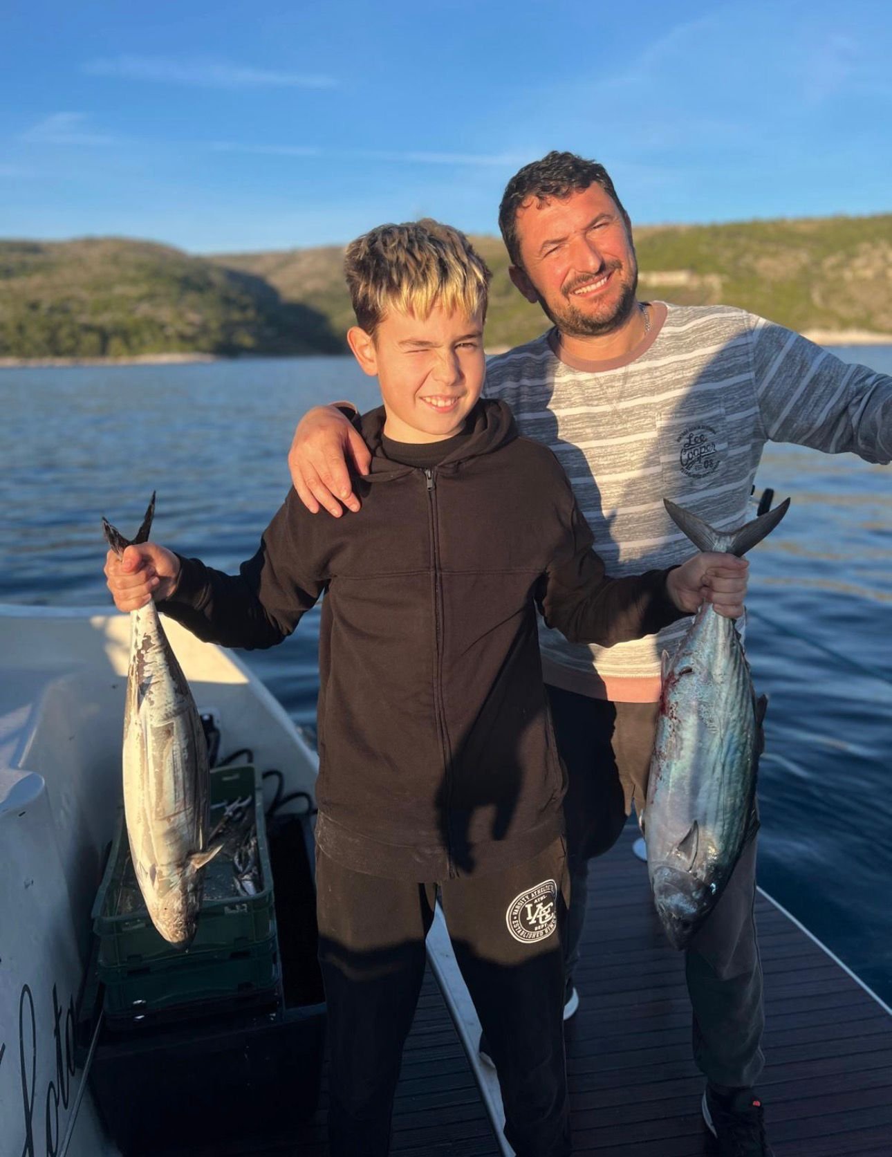 Gosti uživaju na palubi broda Lady Lota